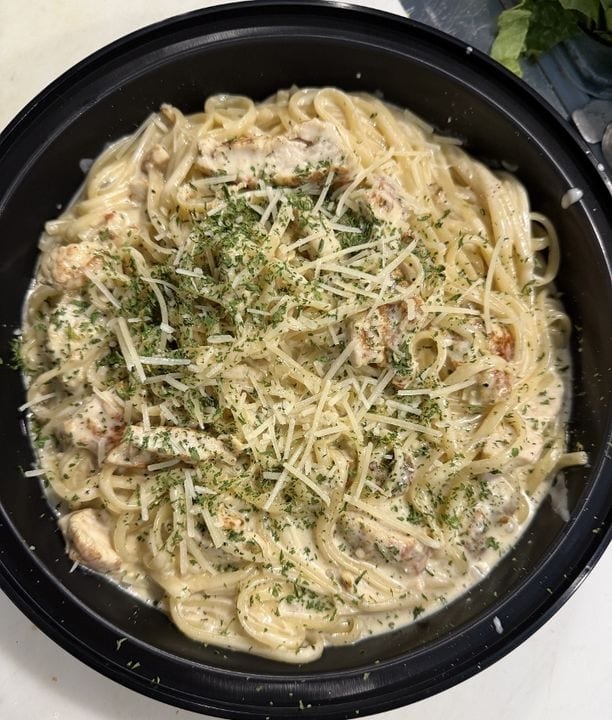 Chicken Alfredo.